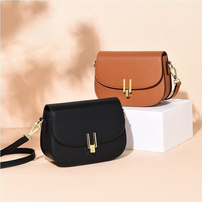 788a0a47-af12-4550-aef9-9bb826345433.jpeg Spring collection of bags - Image 1